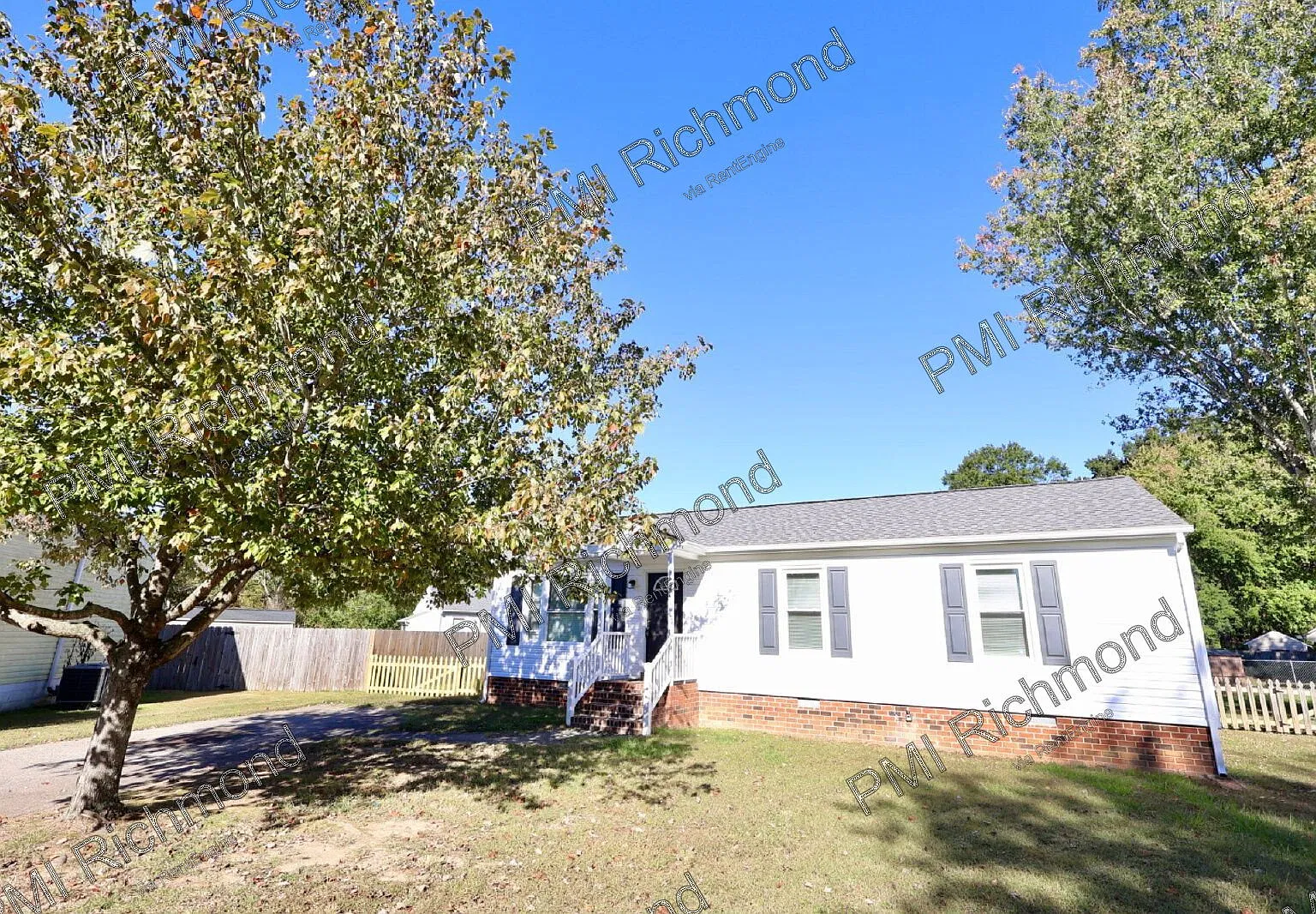 3 bed, 1.0 bath, 1056 sqft, $1,950 — Photo 2