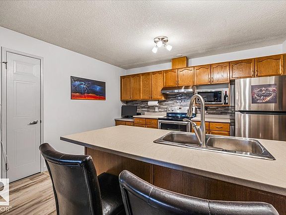 4th image of 3 Perron St #514