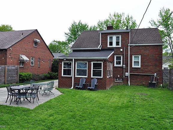 5th image of 16205 Woodbury Ave