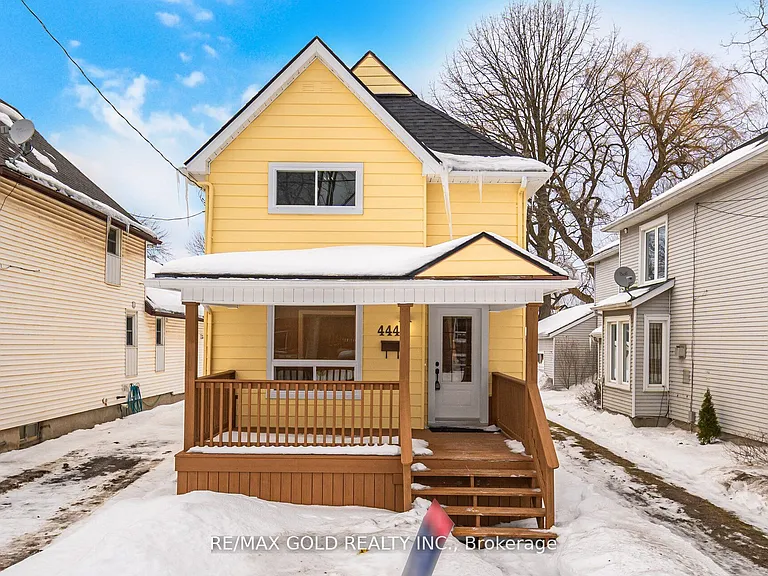 4445 Simcoe St — Photo 1