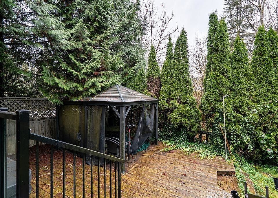 2nd image of 2525 Norcrest Ct
