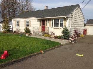 46 Bear Paw Rd, Bridgeport, CT 06606