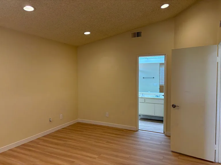 6865 Valley Circle Blvd #8 — Photo 26