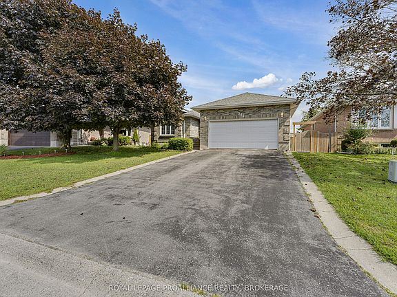 2nd image of 542 Davis Dr