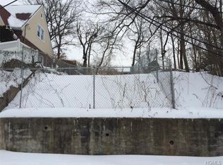 32 Hunt Ave, Yonkers, NY