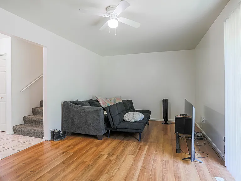 1815 Edgewood Dr — Photo 5