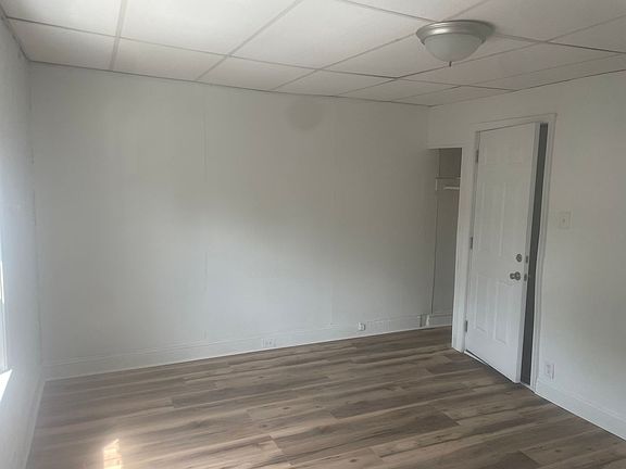 5th image of 141 N Farson St #3