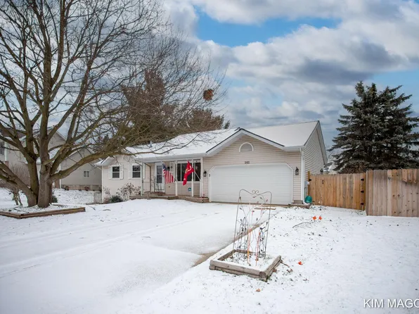 161 W 33rd St, Holland, MI 49423