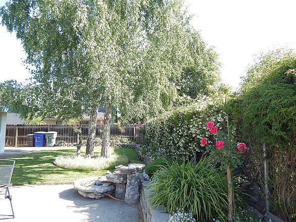 4th image of 168 Garden Circle Dr E