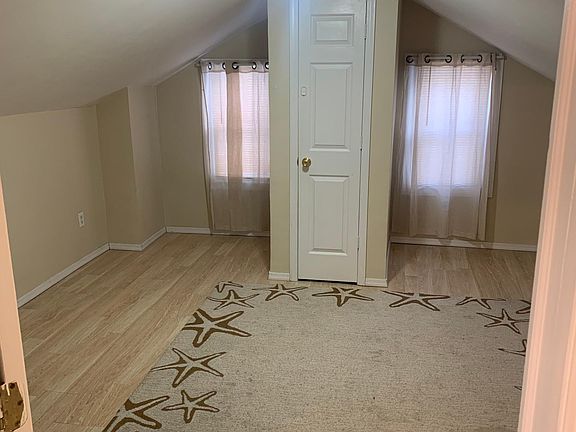 5th image of 408 Craig Ave Floor 2