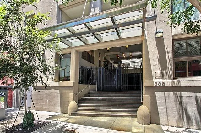 2 bed, 2.0 bath, 875 sqft, $1,900 — Photo 2