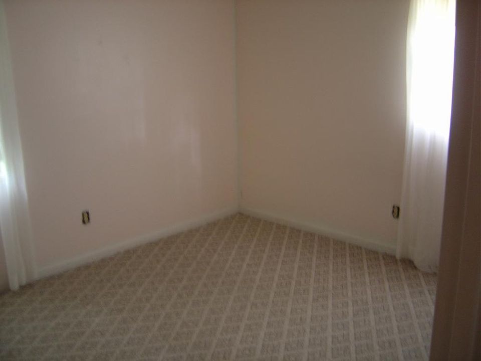 1st image of 1533 NE 17th Ter