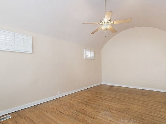 4th image of 2032 Blenheim St