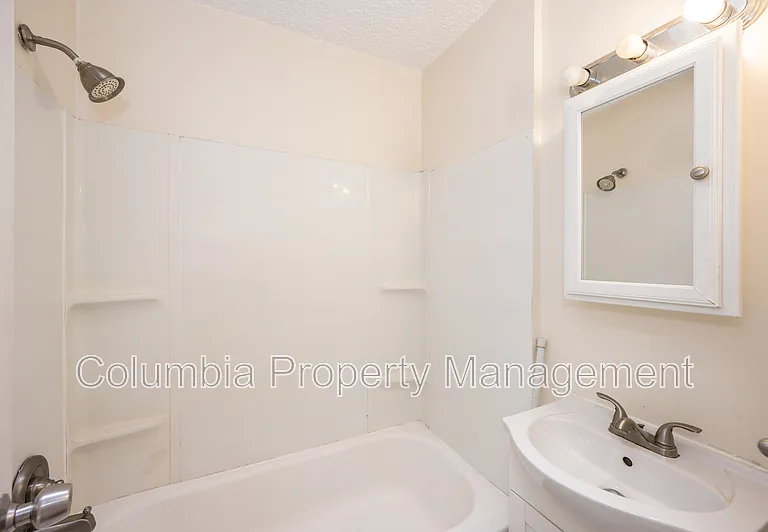 1159 3rd St NE — Photo 15