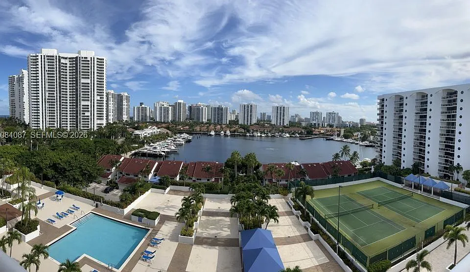 3640 Yacht Club Dr #1807