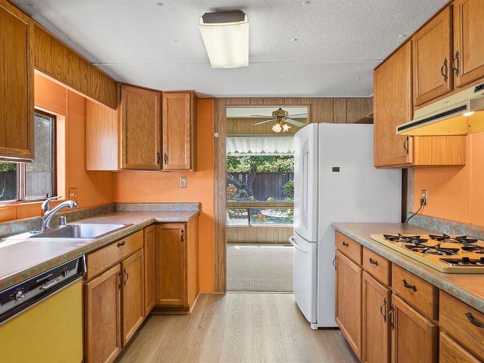 1st image of 808 Las Palmas Avenue