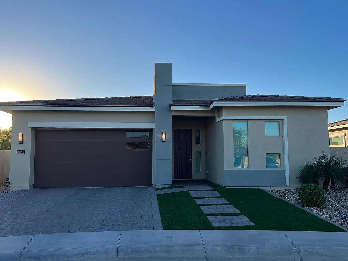 Striking rental in South Chandler! — Photo 1