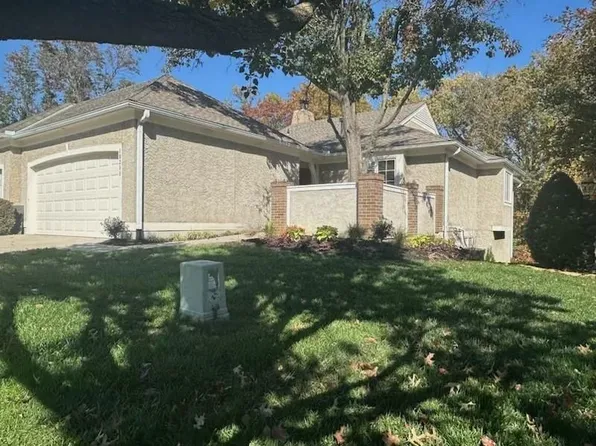 10311 Garnett St, Overland Park, KS 66214
