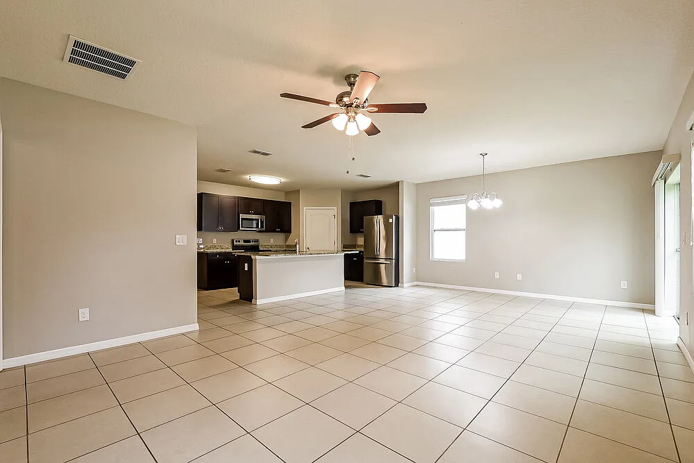 4 bed, 2.0 bath, 1751 sqft, $2,070 — Photo 3