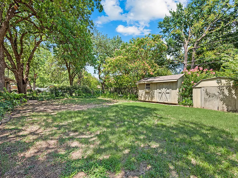 1332 Brookside Dr — Photo 15
