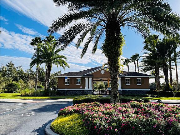 2nd image of 10823 Savannah Landing Cir