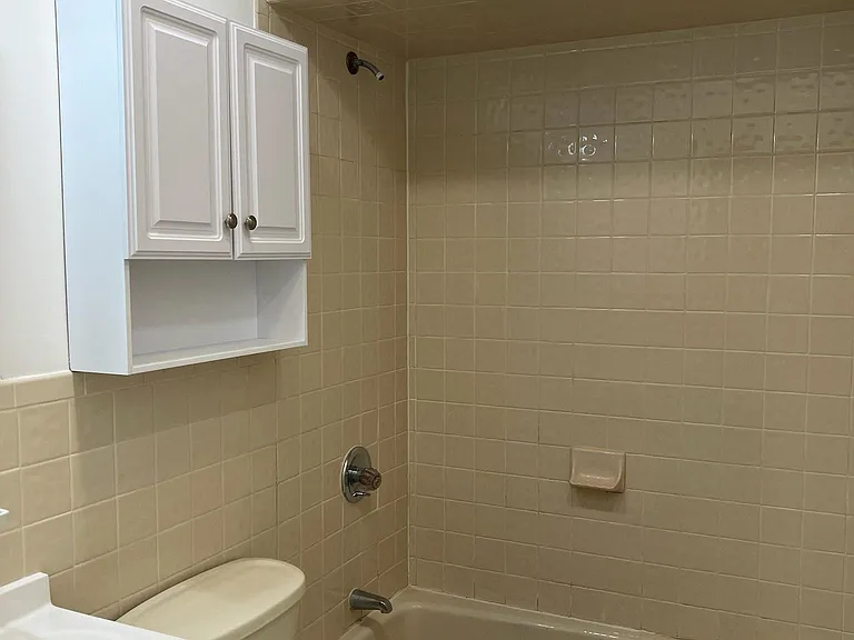 384 Palisade Ave #2R — Photo 11