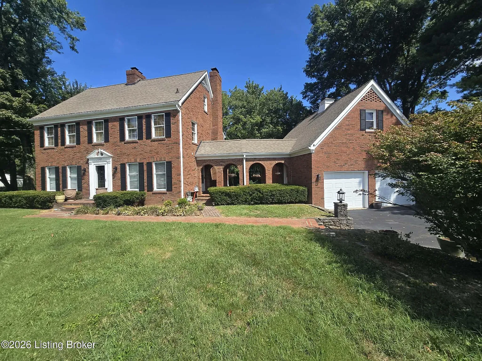 3 bed, 2.5 bath, 3142 sqft, $3,295 — Photo 2