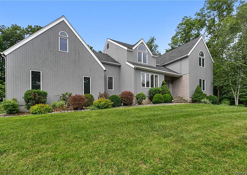 1st image of 4 Tall Trees Ct