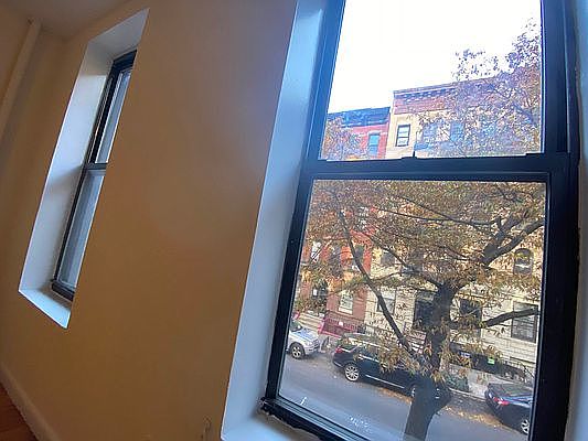 3rd image of 225 E 89th St APT B4