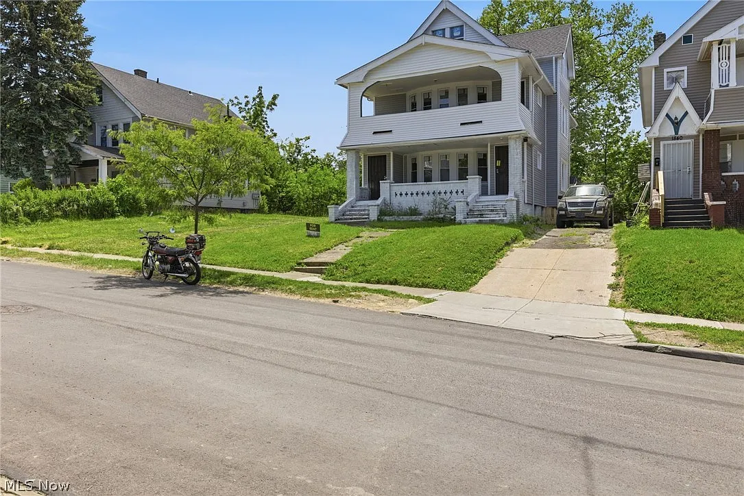 2 bed, 1.0 bath, $1,250 — Photo 1