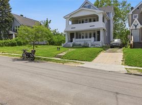 1842 Colonnade Rd