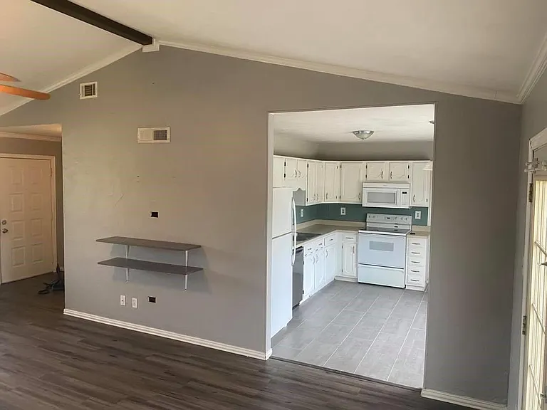 5640 Turner St — Photo 6