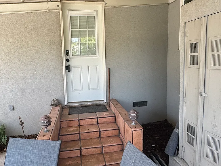 2930 Cedar St — Photo 14