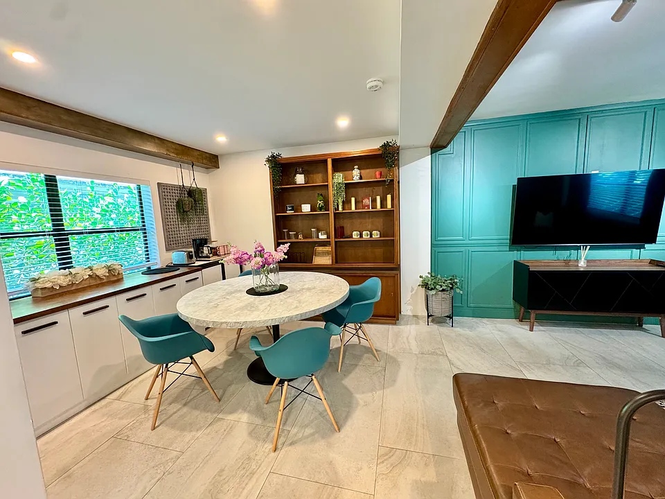 1215 E Broward Blvd #4