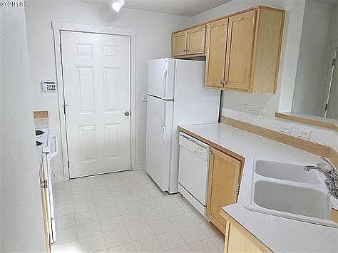 3rd image of 14615 SW Beard Rd Unit 101