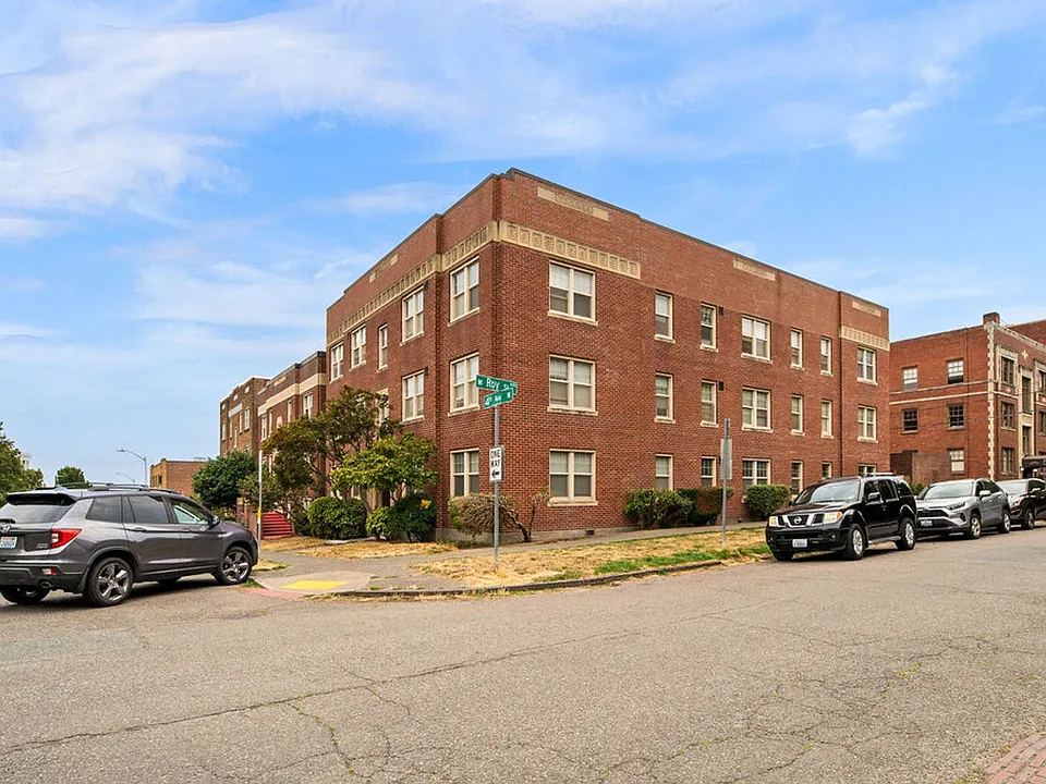 Marianne Apartments | Lower Queen Anne Living Near Seattle Center | 1 Month Free!