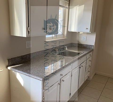 4th image of 924 S Garfield St APT 1