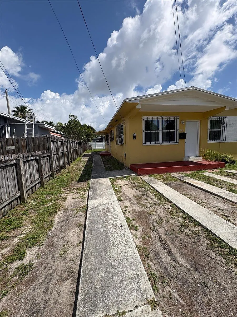Building Photo - 1491 NW 56th St #1493