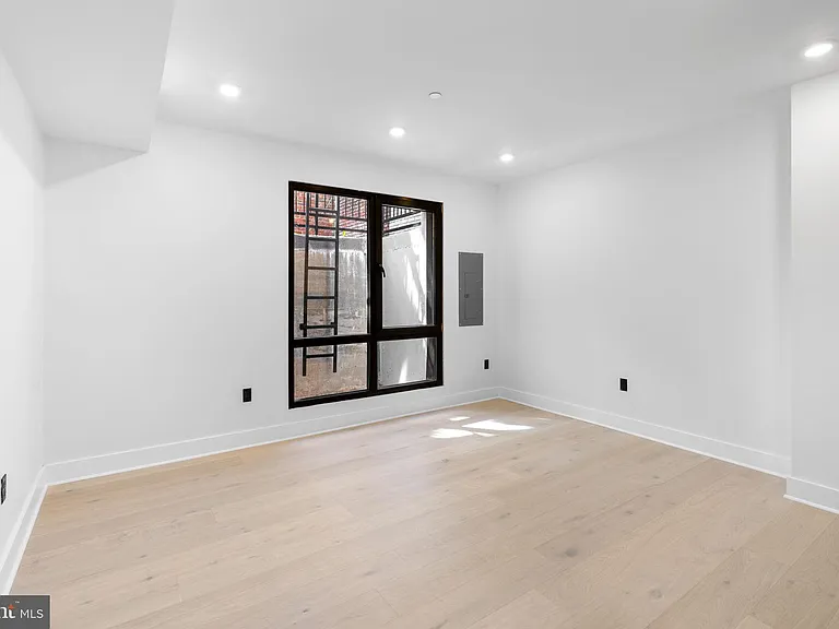 2504 41st St NW #1 — Photo 7