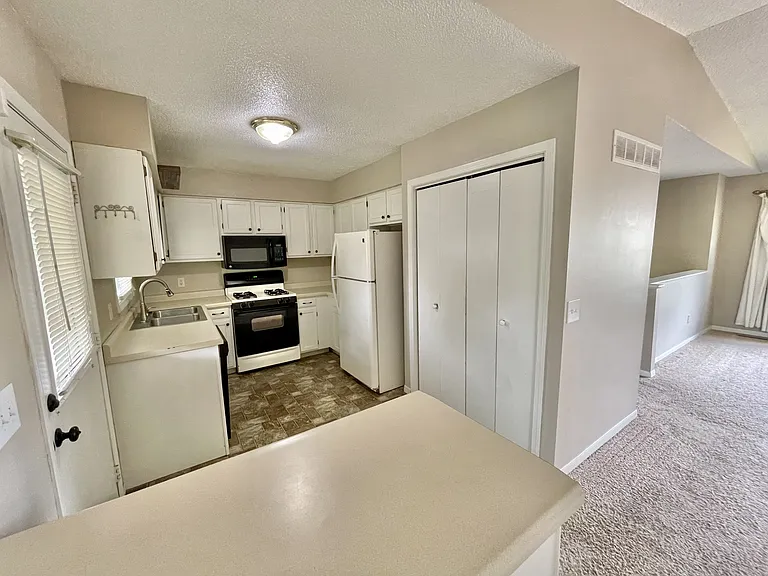 105 Colony Dr — Photo 10