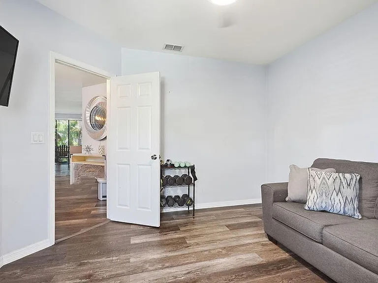 1143 Duncan Cir #103 — Photo 18