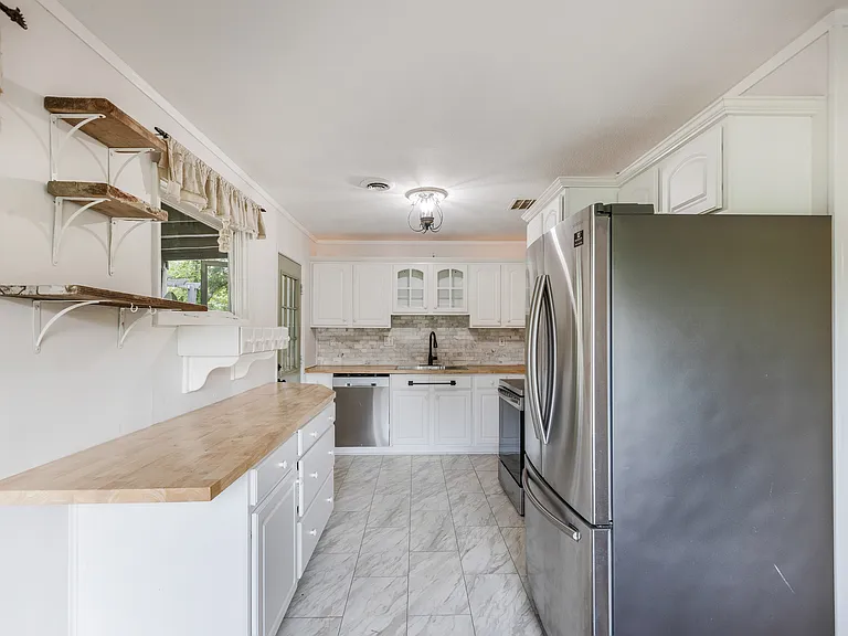 1125 Timbergrove Dr — Photo 15