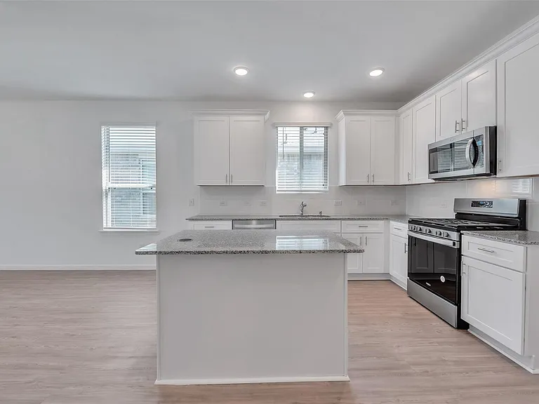 339 Lippizan Dr — Photo 4