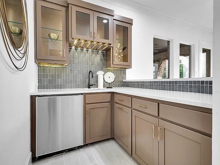 2417 Hollow Hill Ln — Photo 6