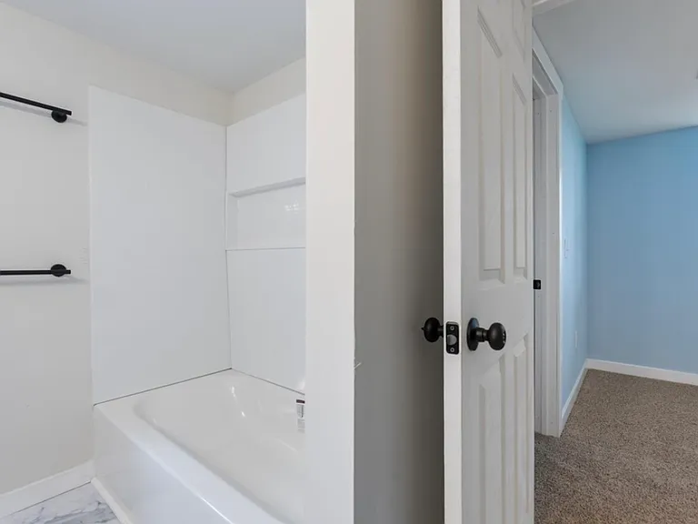 Upstairs Bath with private entry