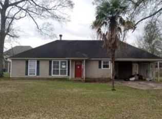 39143 Country Dr, Prairieville, LA 70769