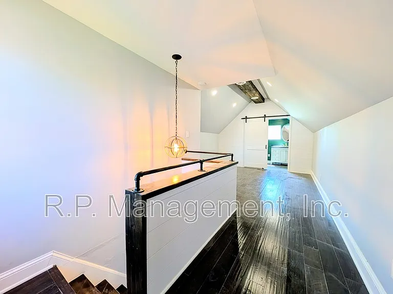 636 Gotzian St — Photo 12