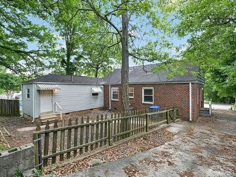 879 Sylvan Pl SW — Photo 27