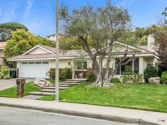 2nd image of 29328 Stadia Hill Ln