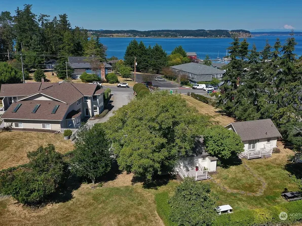 207 NW Coveland Street, Coupeville, WA 98239